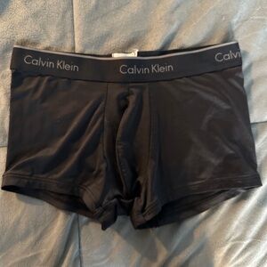 SOLD Calvin Klein Men's Trunks Black (Medium)